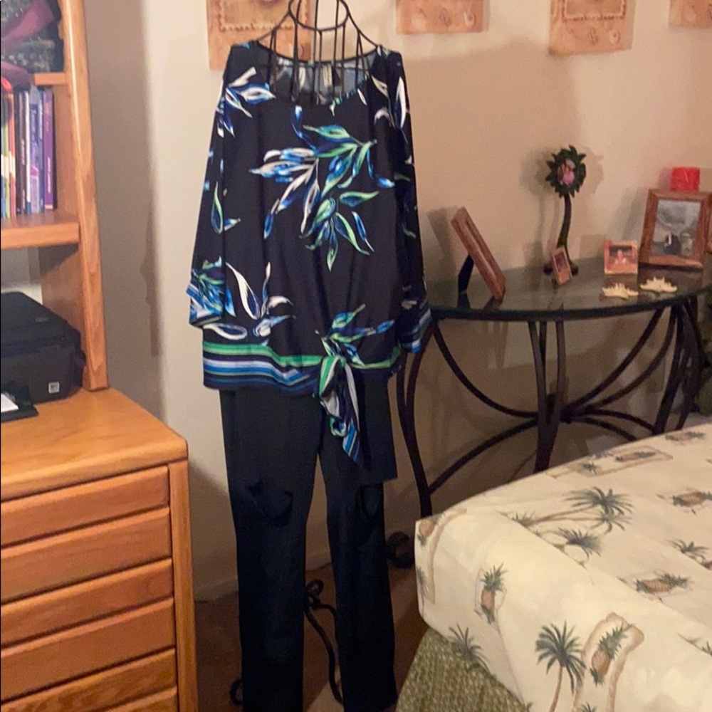 Blue tropical rayon blouse with matching leggings